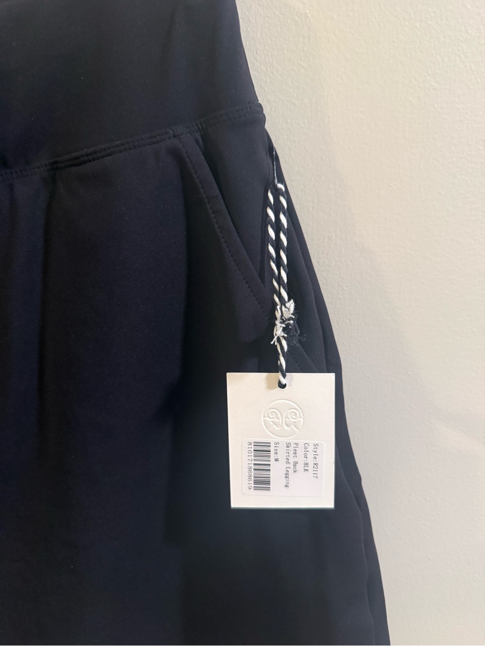 NWT Renwick Women's Black Skirted Leggings - Picture 2 of 5